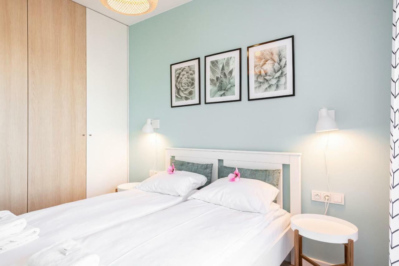 Apartment Walonska With Free Parking Wroclaw By Noclegi Renters Exterior foto